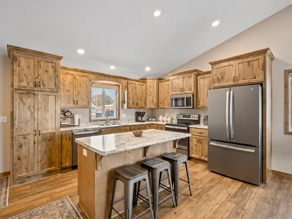 101 Bal Veld Dr, Pease, MN 56363