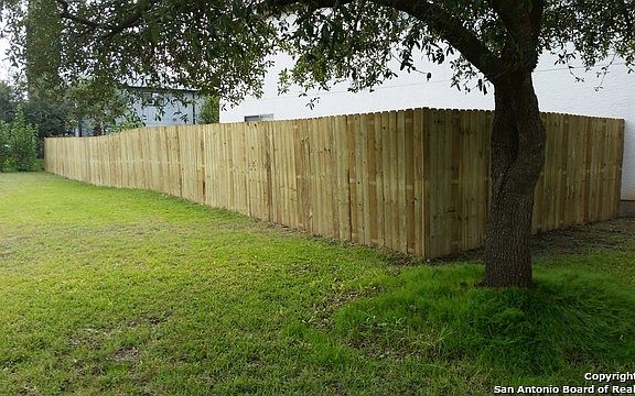 4th image of 7810 Emerald Elm