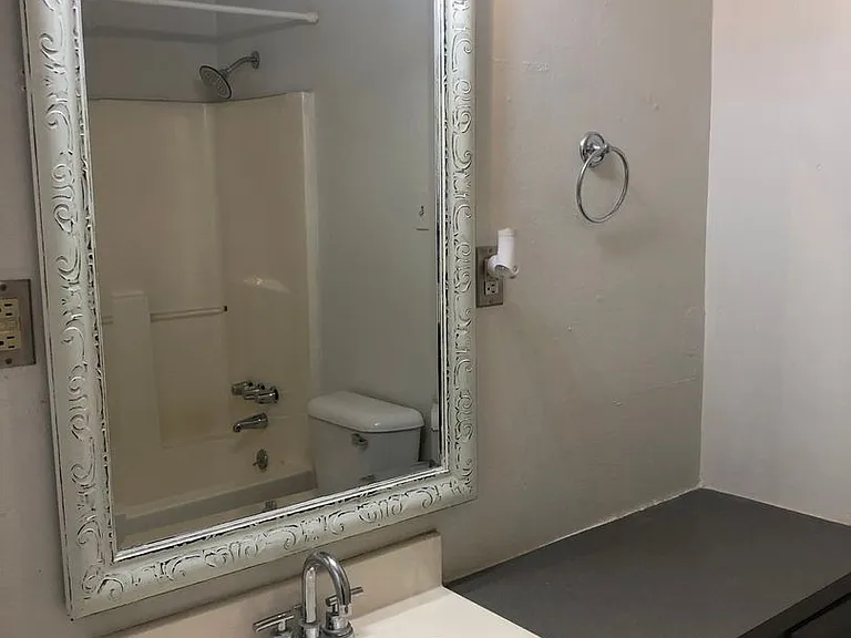 619 Poplar St — Photo 13