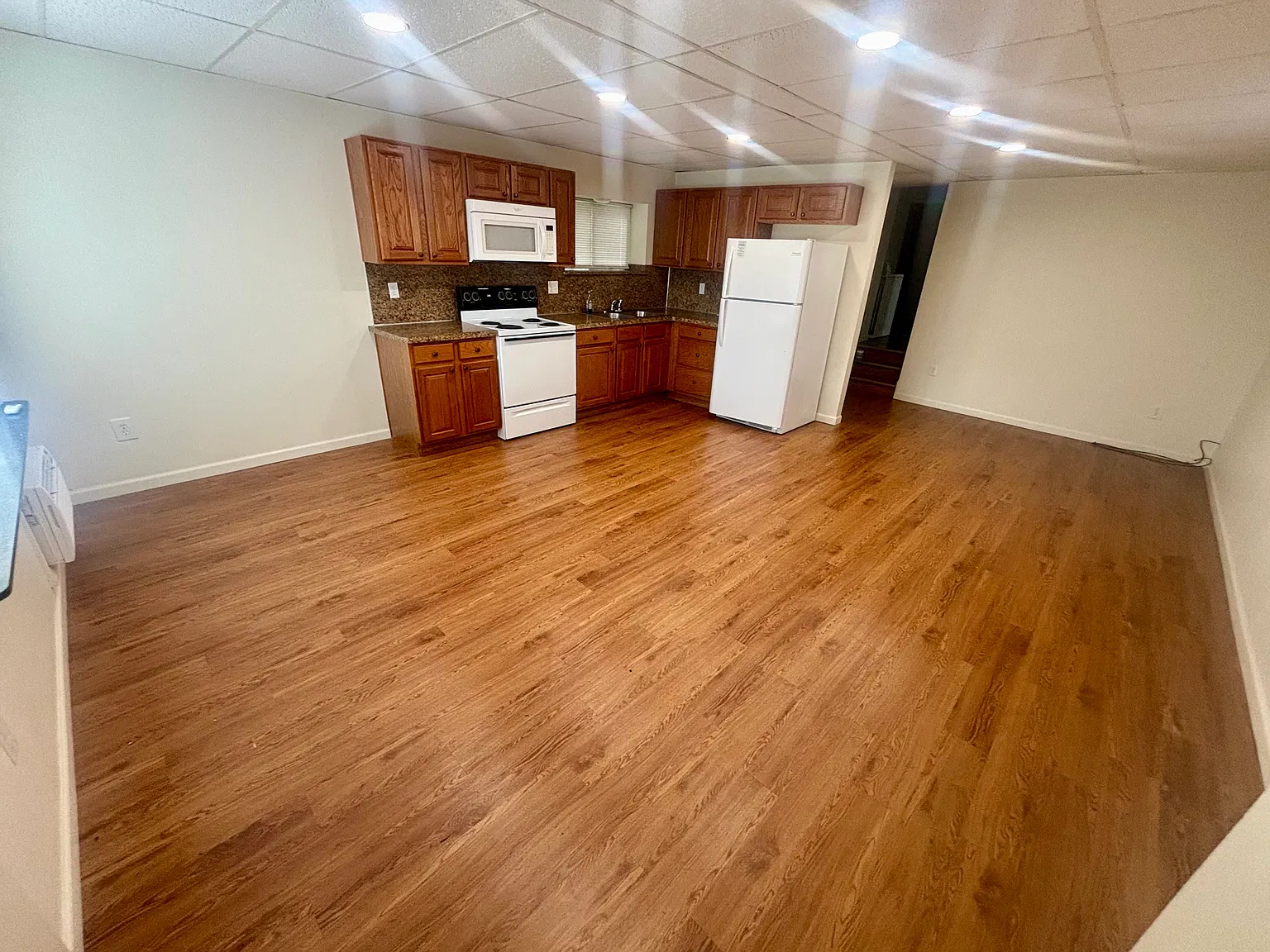 1 bed, 1.5 bath, 700 sqft, $750 — Photo 2