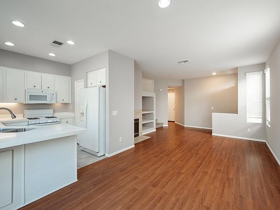 5th image of 1215 Gonzales Way
