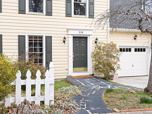 3rd image of 218 Oxford Hills Dr