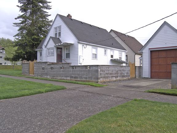 3rd image of 4602 Tacoma Ave S