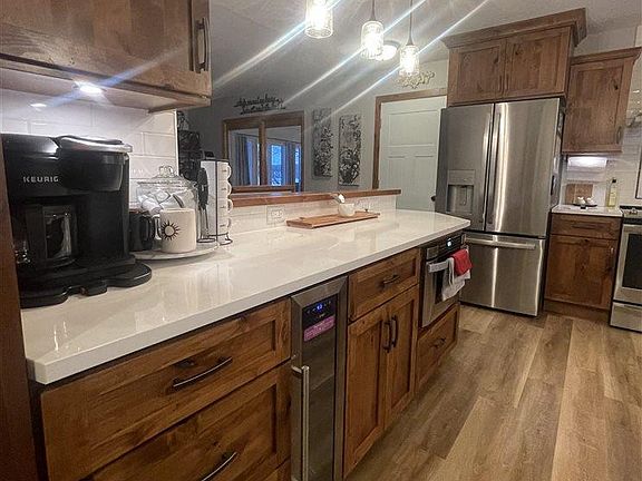 4th image of 102 Parkwood Pl