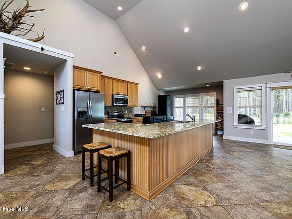 3rd image of 308 Wild Swan Lane