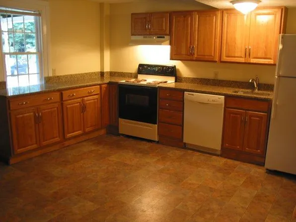 104 S Water St APT B, East Windsor, CT 06088