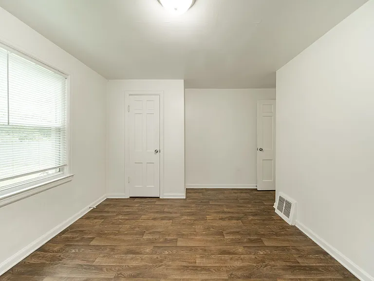 4326 Crittenden Ave #4326 — Photo 11