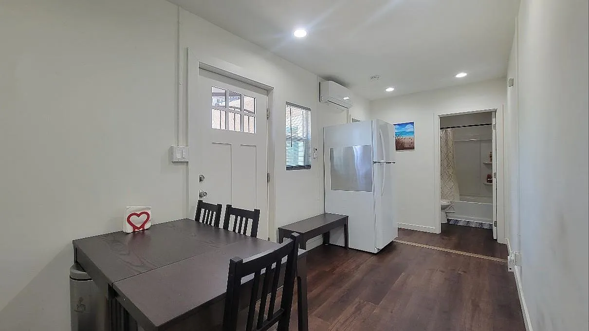 704 E Erna Ave — Photo 3