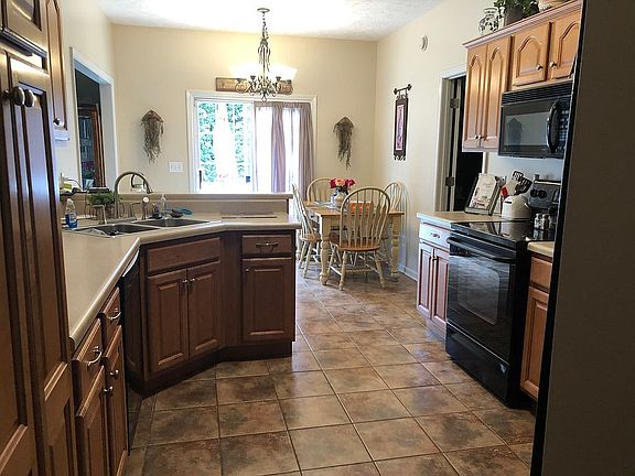 2nd image of 1034 California Dr