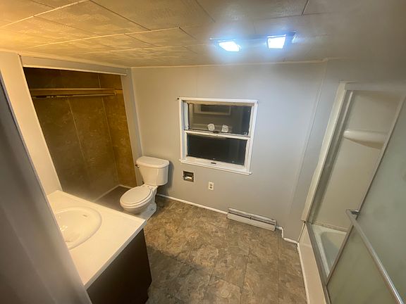 5th image of 105 N Railroad St #1