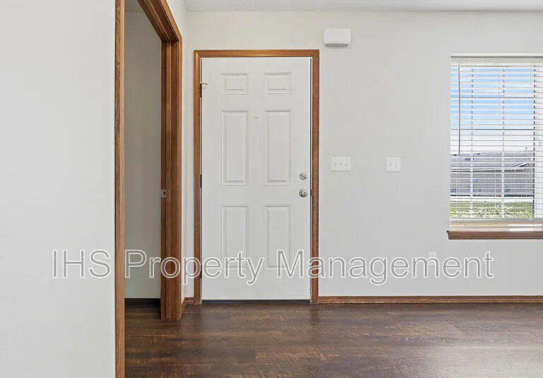 5520 Leon Ct — Photo 7