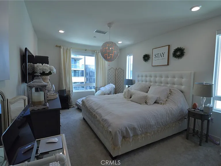 1536 Nolita — Photo 6