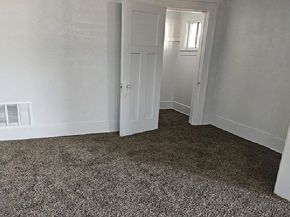5th image of 5285 Maplewood Ave #1
