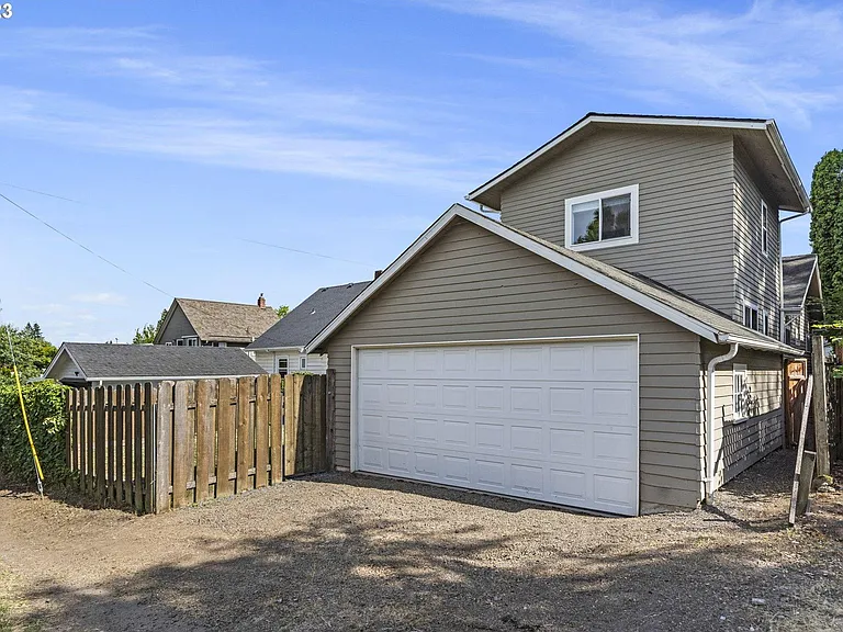 7615 SE Morrison St — Photo 23