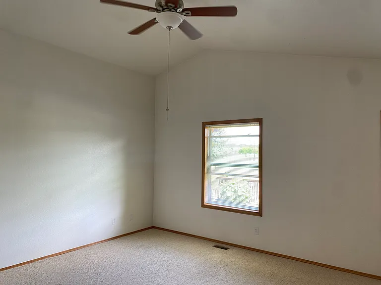2916 Troxell Ave — Photo 12