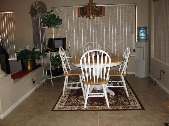 breakfast area off kitchen