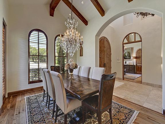 4th image of 555 Cortona Dr