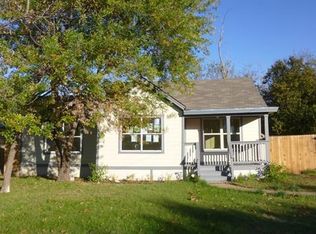 714 Edmond St, Taylor, TX 76574