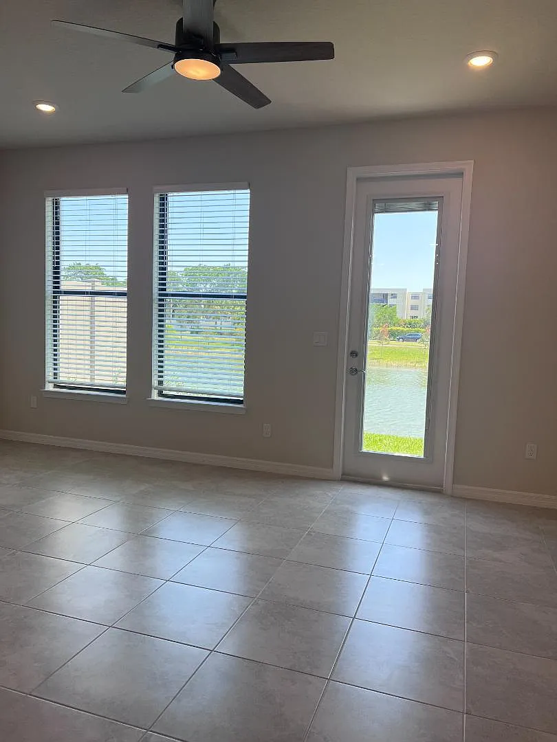 2280 Appleton Circle South - 2280-Seacrest — Photo 4