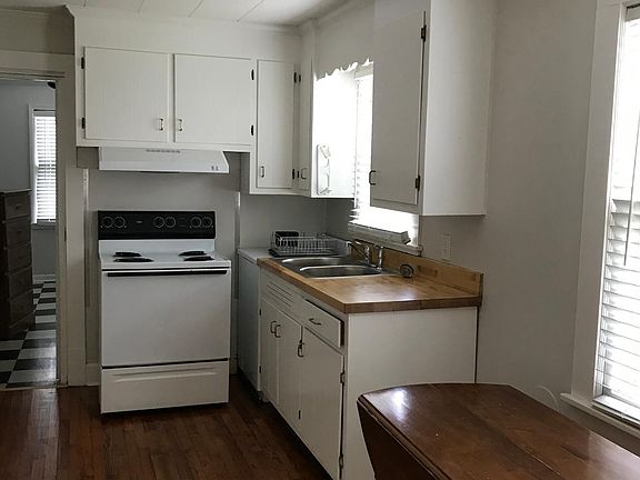 4th image of 615 East St