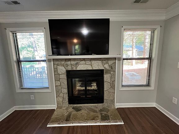 4th image of 814 Beech Dr #27-A