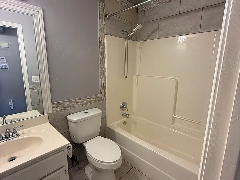 1107 Ryan St — Photo 14
