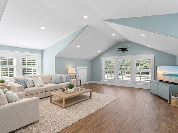 5th image of 600 Waterbridge Blvd.