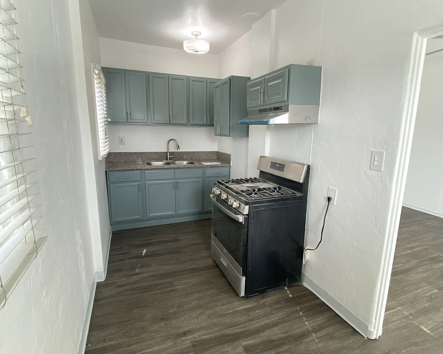 551 Daisy Ave — Photo 1