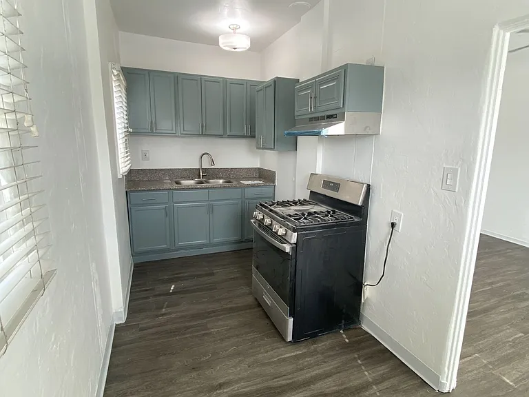 551 Daisy Ave — Photo 1