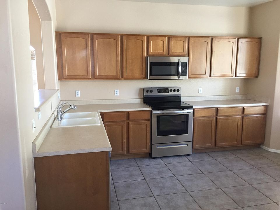 2nd image of 3633 E Sebastian Ln
