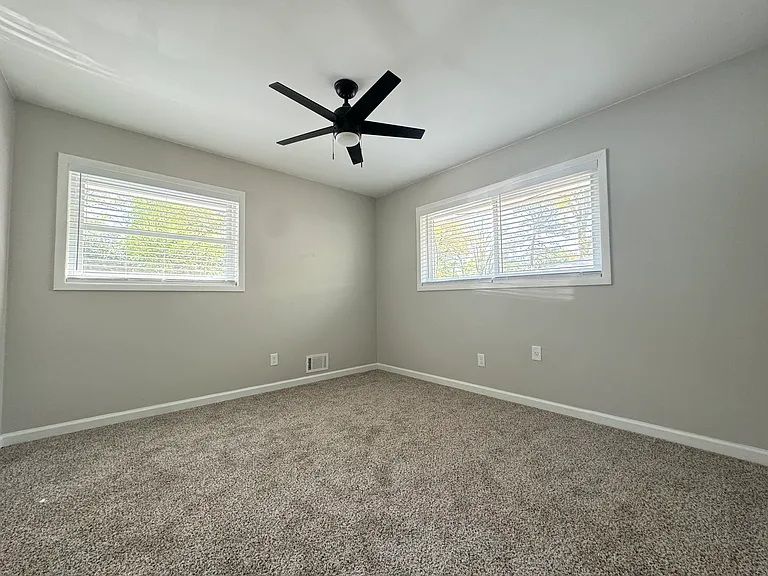 2831 Palm Dr #1 — Photo 11