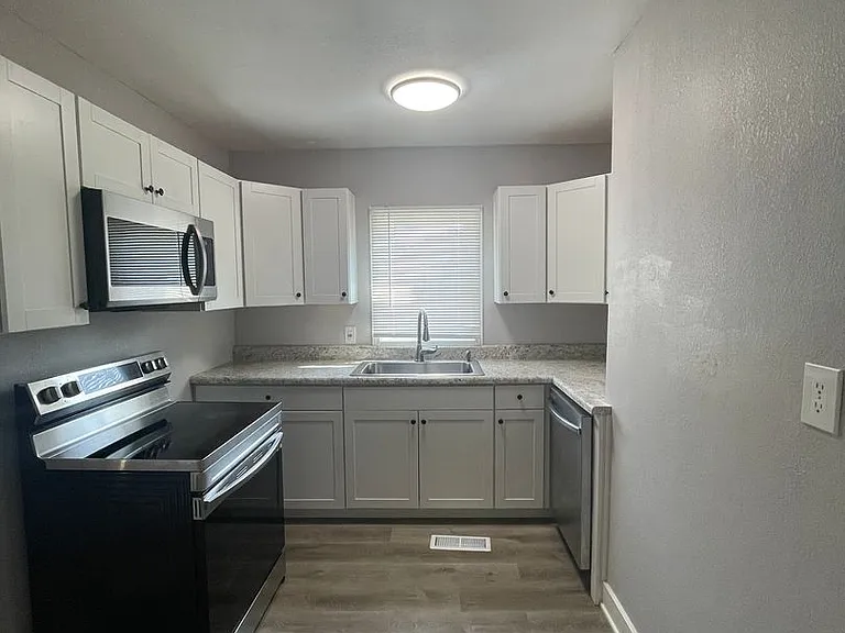 1112 Lee Ave — Photo 7