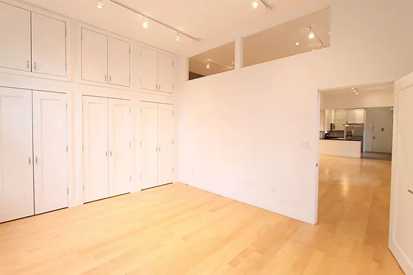 Rented by Level Group | media 38