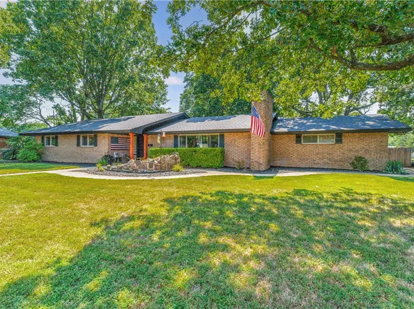 1116 Bronco Ln, Springdale, AR 72762