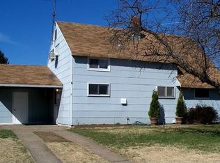 17 Nutmeg Ln, Levittown, PA 19054
