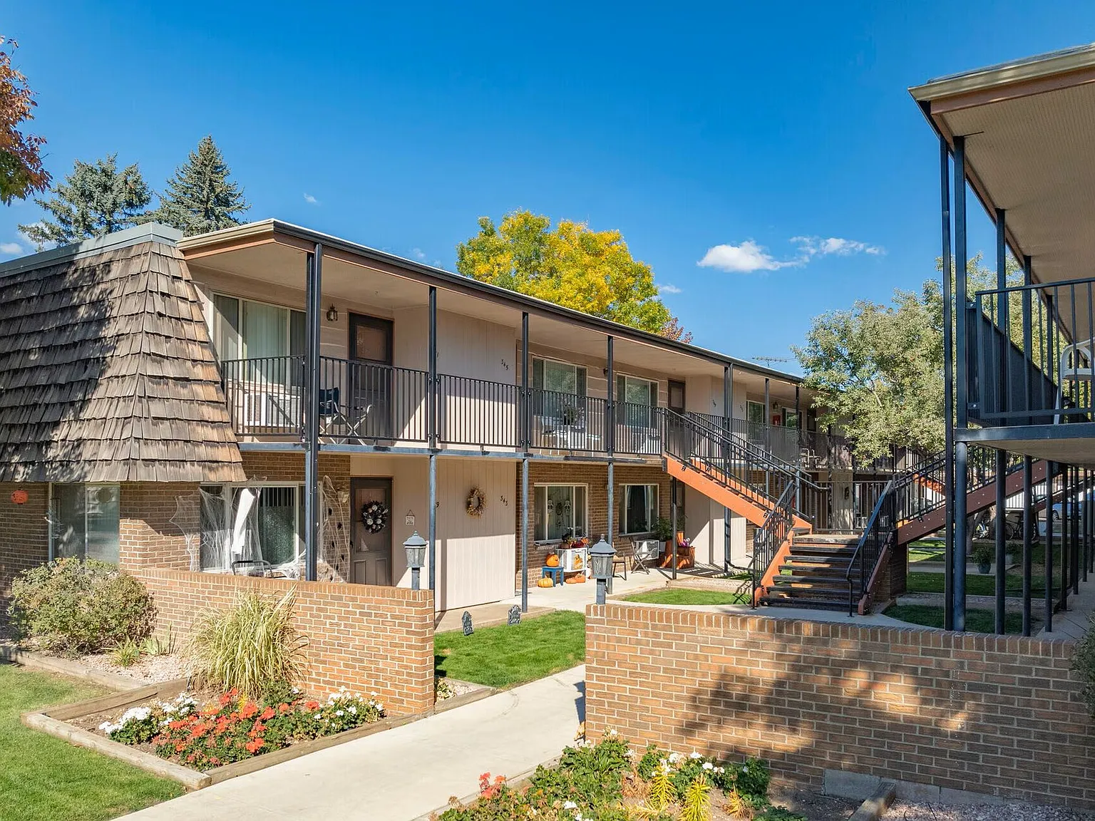 10th Street Square Apartments — Photo 2