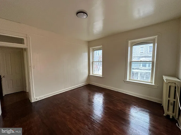 414 S Potomac St — Photo 40