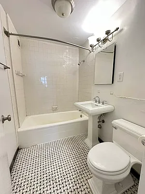 Rented by Bond New York | media 7