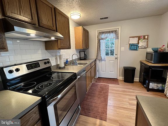 3rd image of 3521 Old Crown Dr