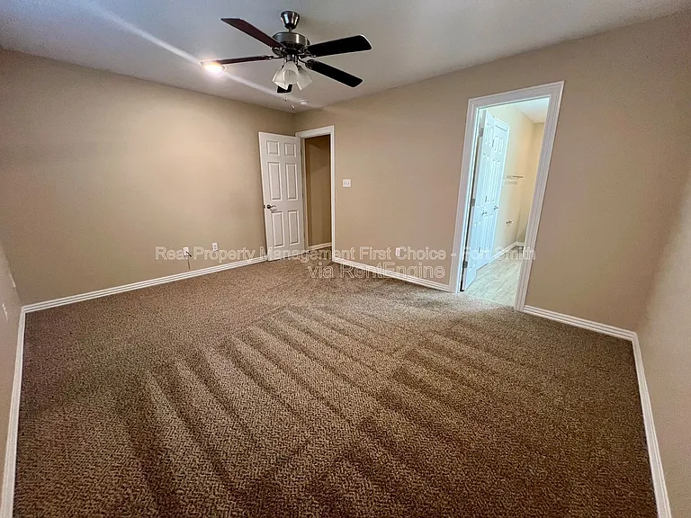 6617 Leightyn Ln — Photo 11