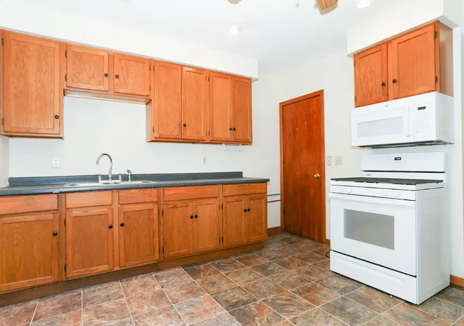 Four bedrooms, 1.5 baths Single Family House for Rent! — Photo 4