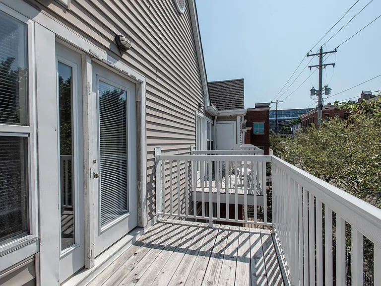 Walk to UC & UC Medical | 1BR/2BR Apartments — Photo 72