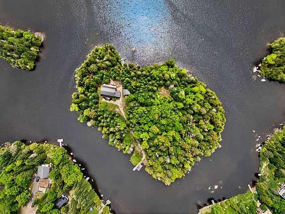 2nd image of 81 Chemin Peninsula