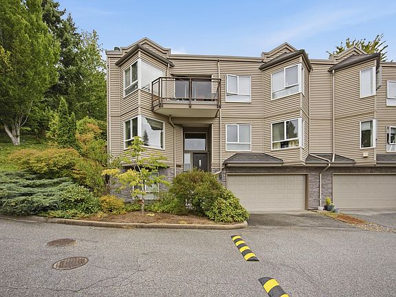 2nd image of 1215 Lansdowne Dr #411
