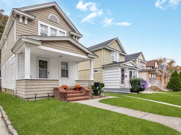 91-15 Vanderveer Street image 2 of 23