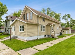 1423 6th St, Perry, IA 50220