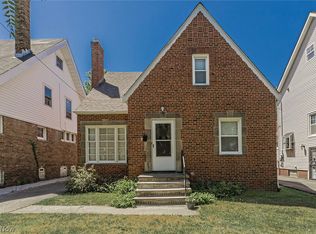 3266 Yorkshire Rd, Cleveland Heights, OH 44118