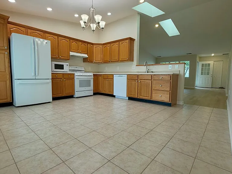 1727 Chestnut Dr — Photo 14