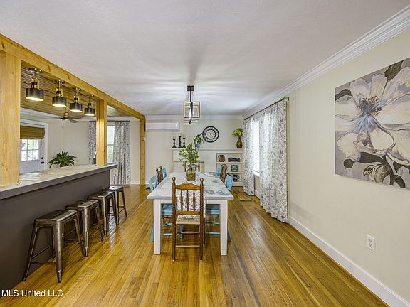 5th image of 2200 Wilson St
