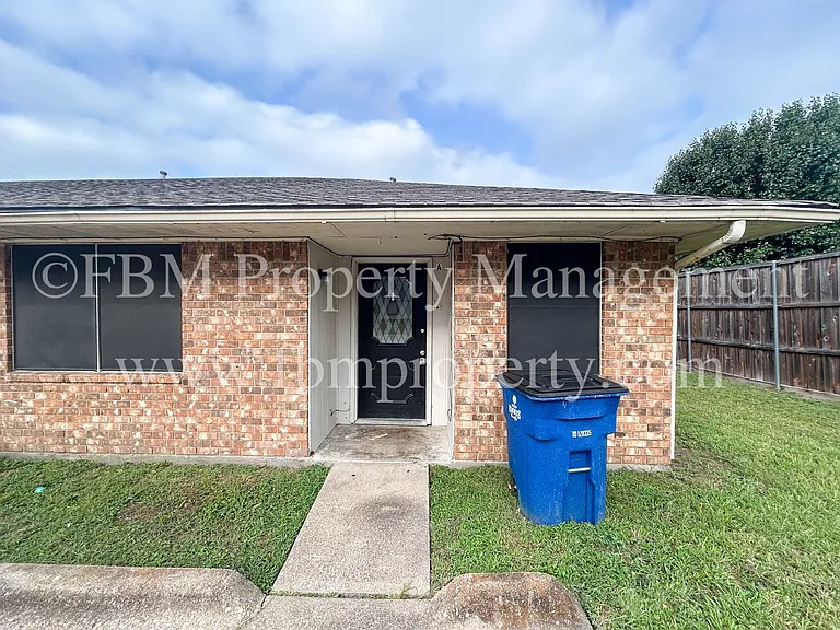 1603 S Hall St #A — Photo 1